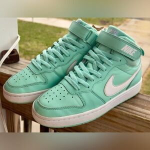 Nike Court Borough Mid 2 – Mint Green – Size 5Y (Youth) / Women’s 6.5